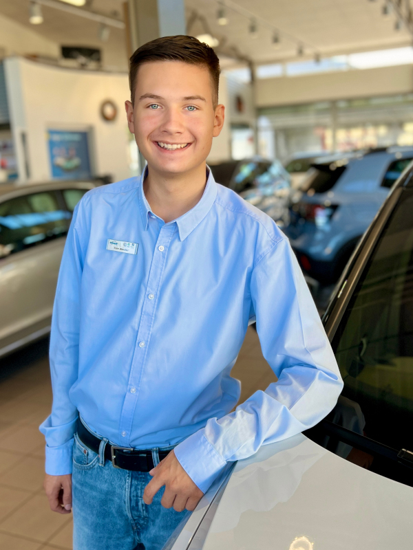 Das Bild zeigt Auszubildender Tom Bender